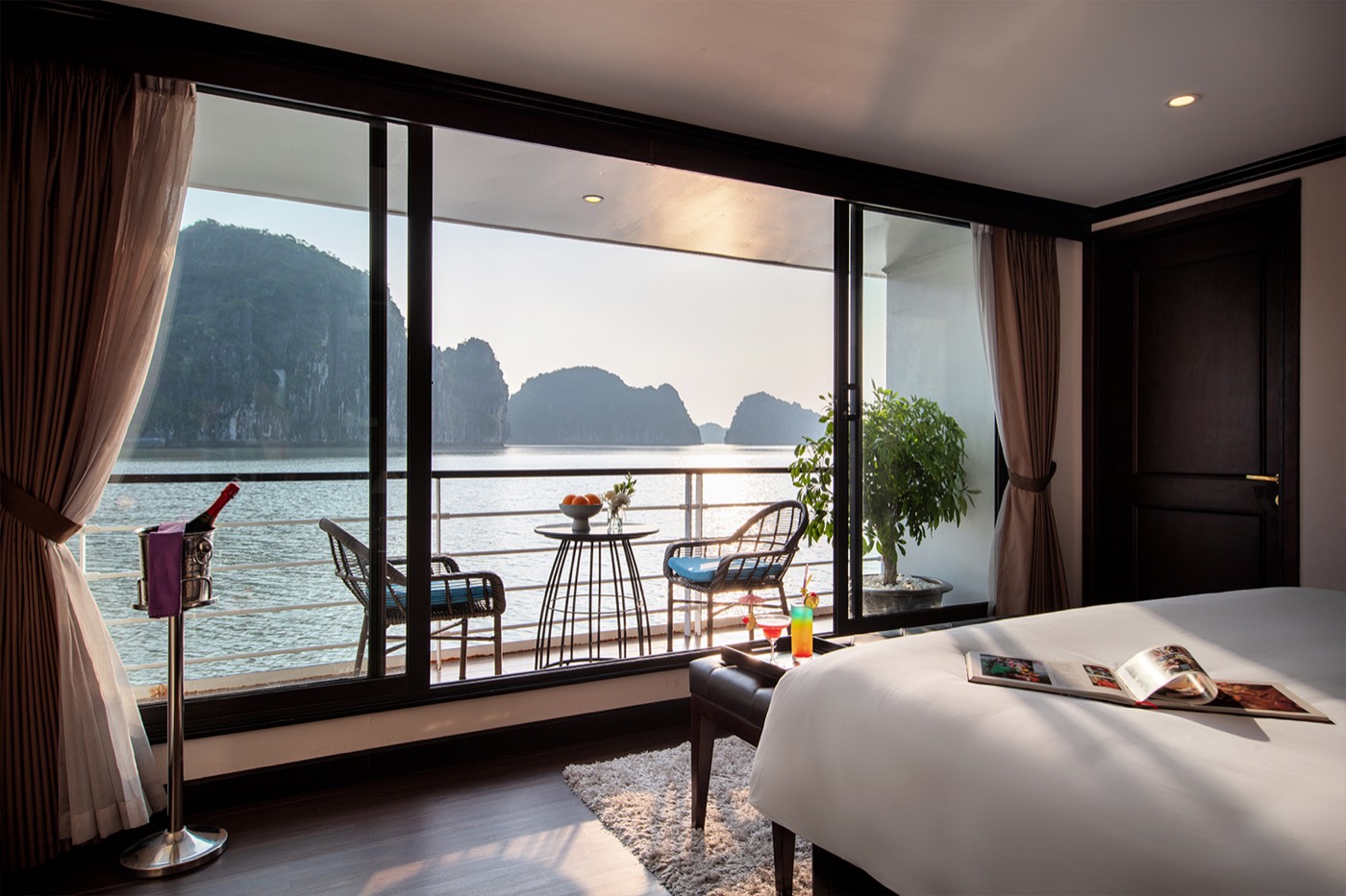 Cabin hướng vịnh