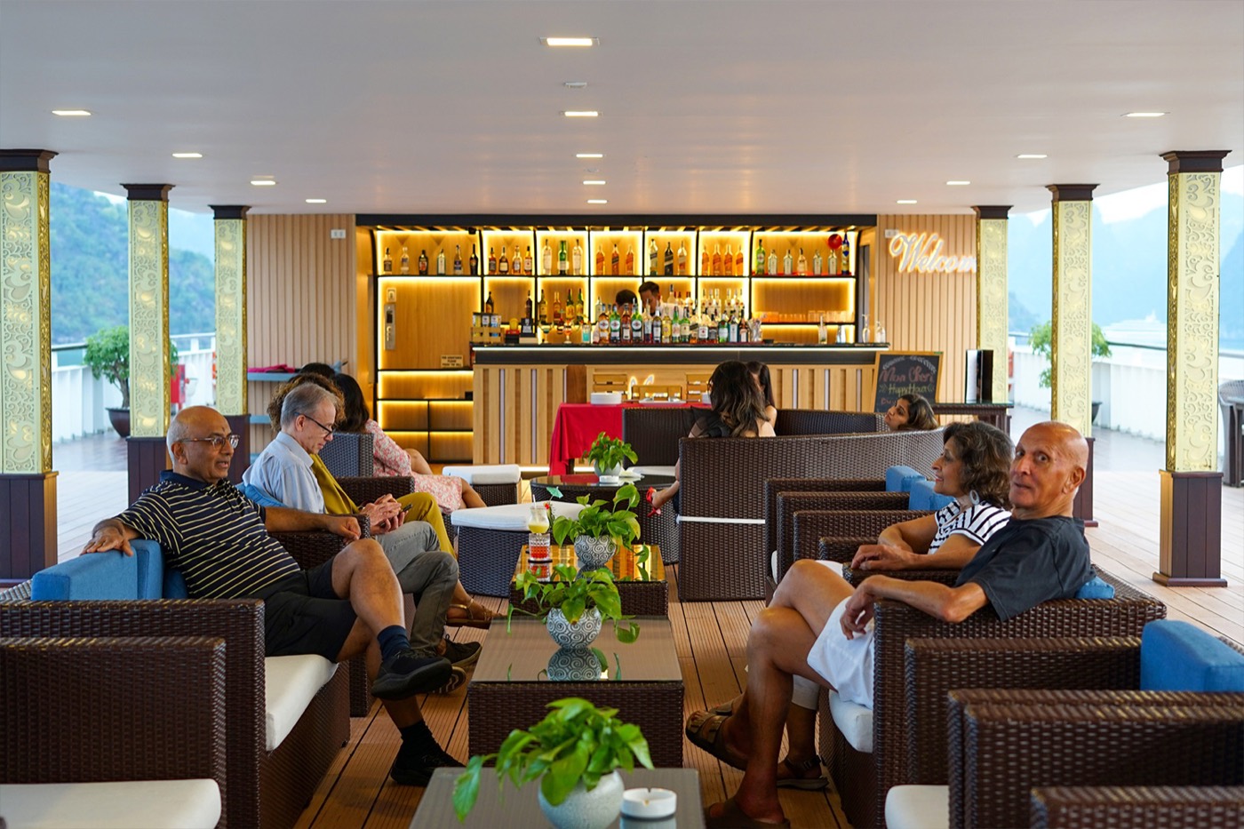 Quầy bar và lounge
